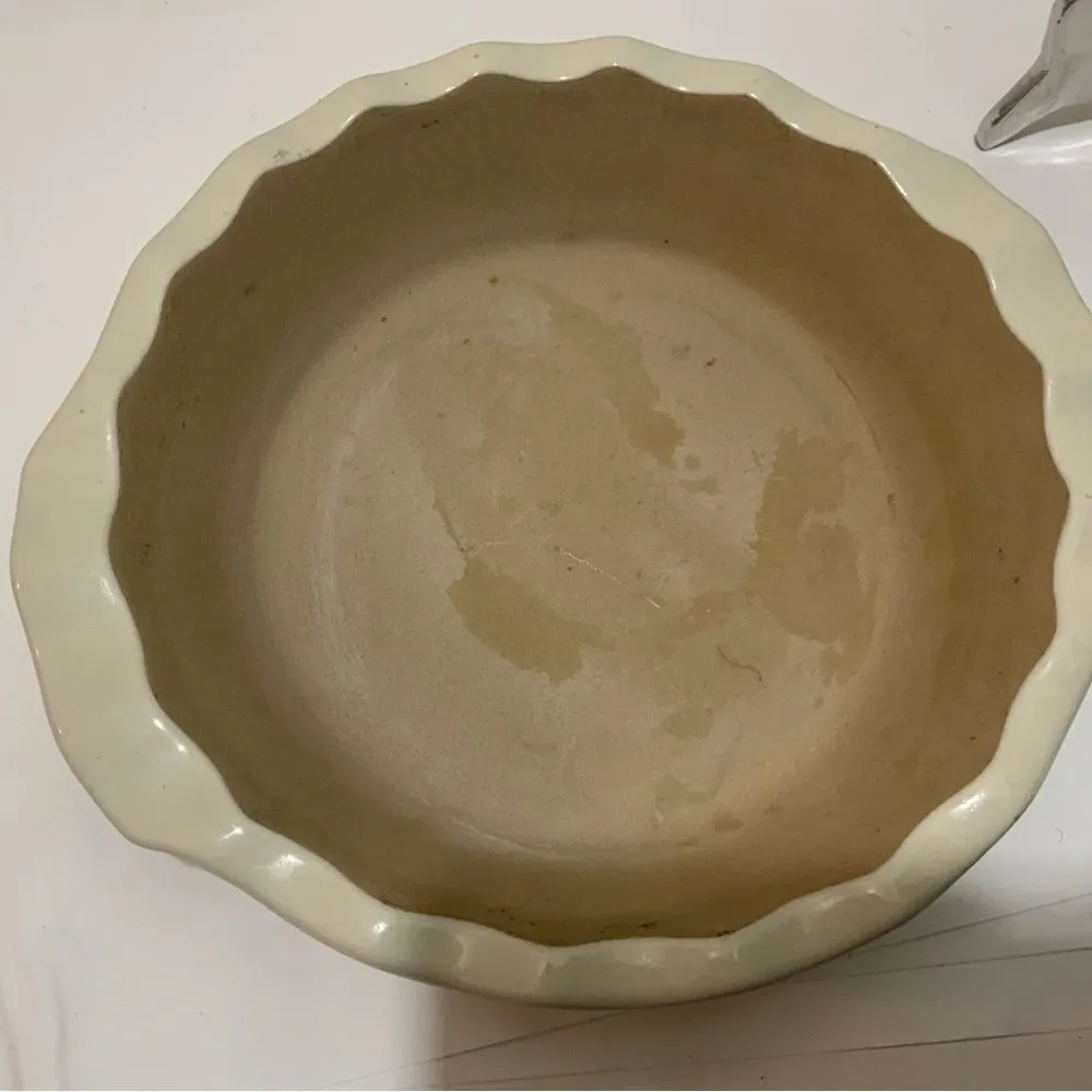 Pampered Chef Family Heritage New Traditions Stoneware Fluted Pie Plate Pan
